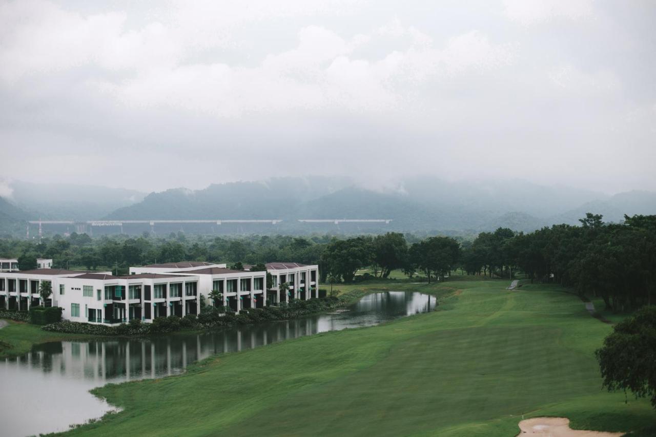 Royal Hills Golf Resort And Spa Nakhon Nayok Exterior photo