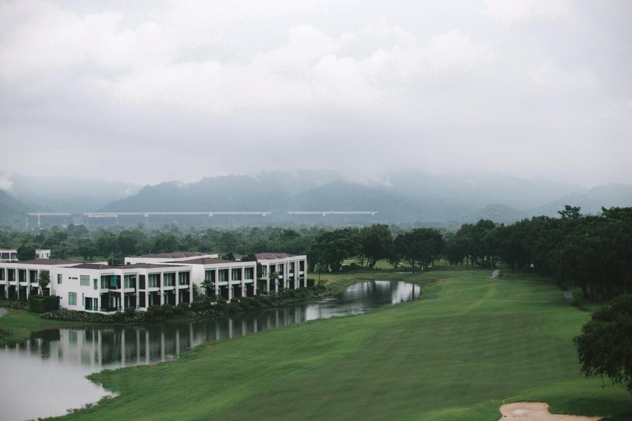 Royal Hills Golf Resort & Spa Nakhon Nayok Exterior photo