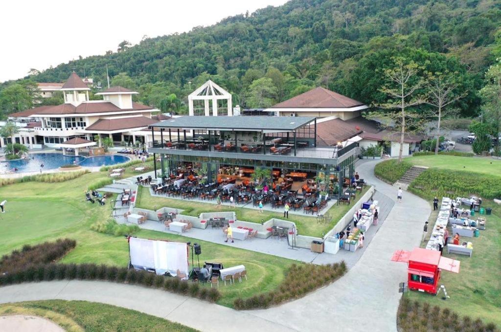 Royal Hills Golf Resort And Spa Nakhon Nayok Exterior photo