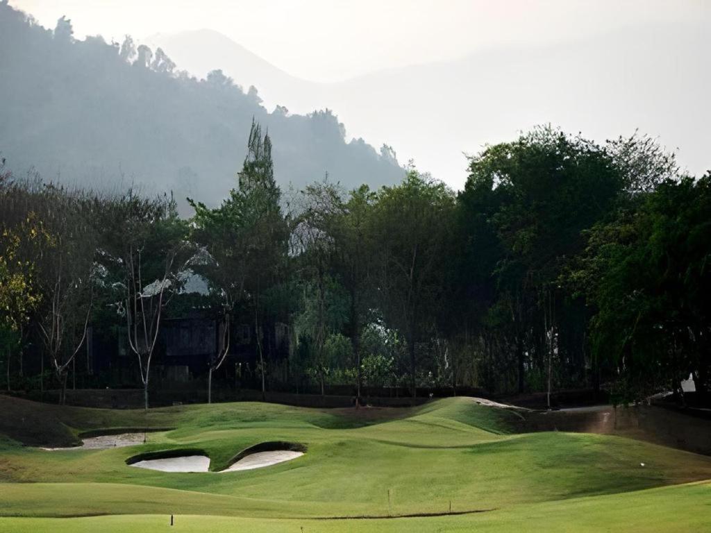 Royal Hills Golf Resort And Spa Nakhon Nayok Exterior photo