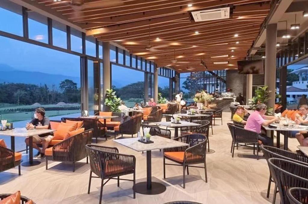 Royal Hills Golf Resort And Spa Nakhon Nayok Exterior photo