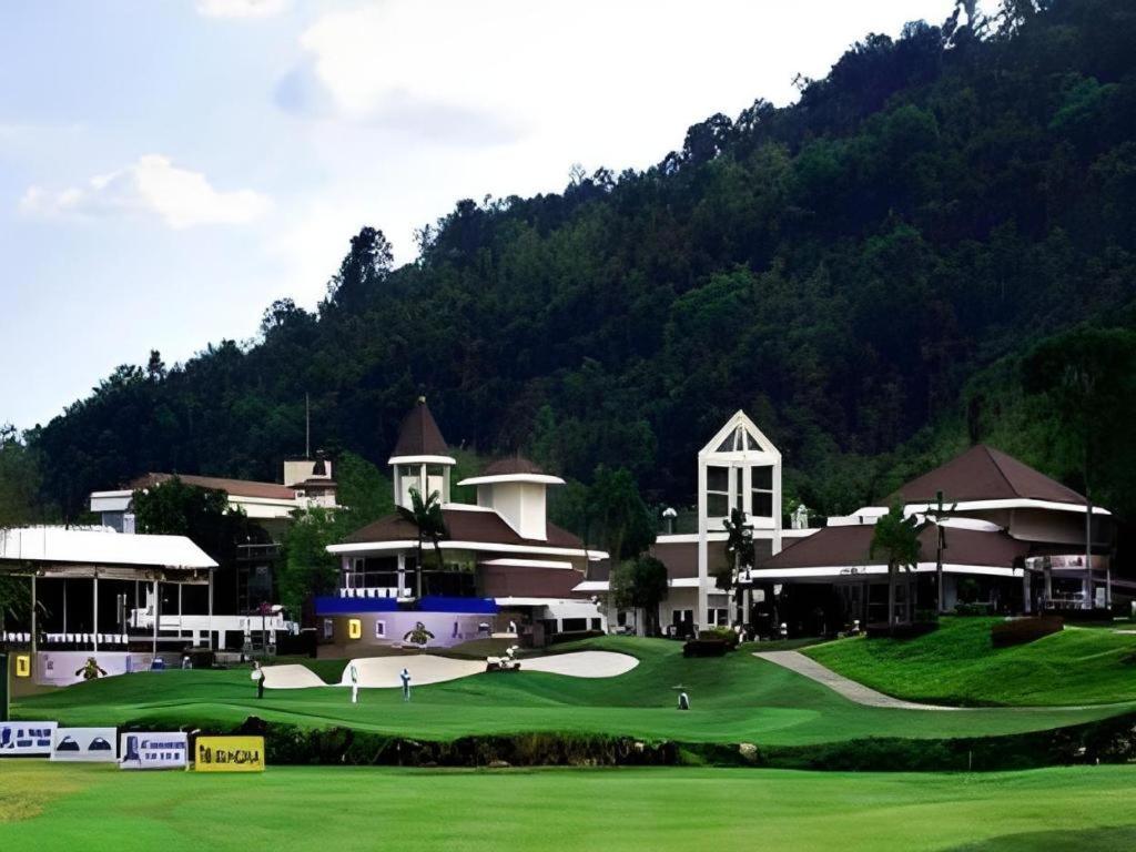 Royal Hills Golf Resort And Spa Nakhon Nayok Exterior photo