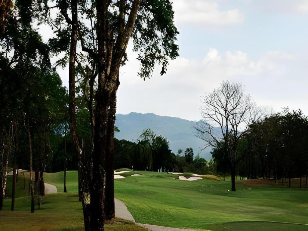 Royal Hills Golf Resort & Spa Nakhon Nayok Exterior photo