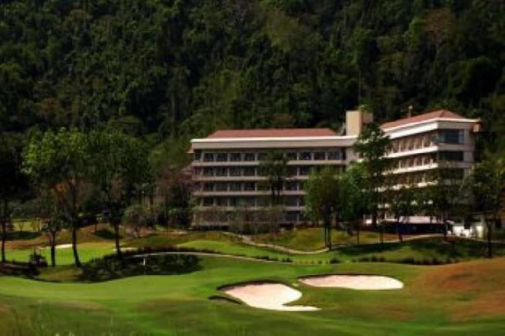 Royal Hills Golf Resort & Spa Nakhon Nayok Exterior photo
