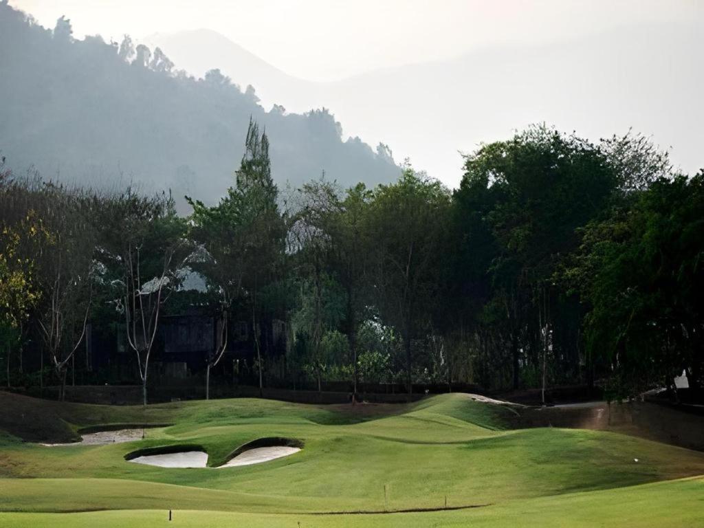 Royal Hills Golf Resort & Spa Nakhon Nayok Exterior photo